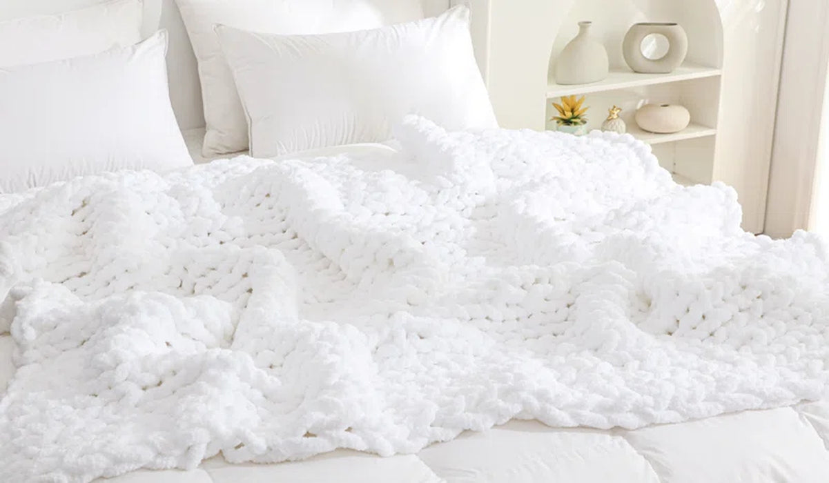 Chenille Chunky Knit Throw, Luxury Hand-Knitted Yarn Throw Blanket