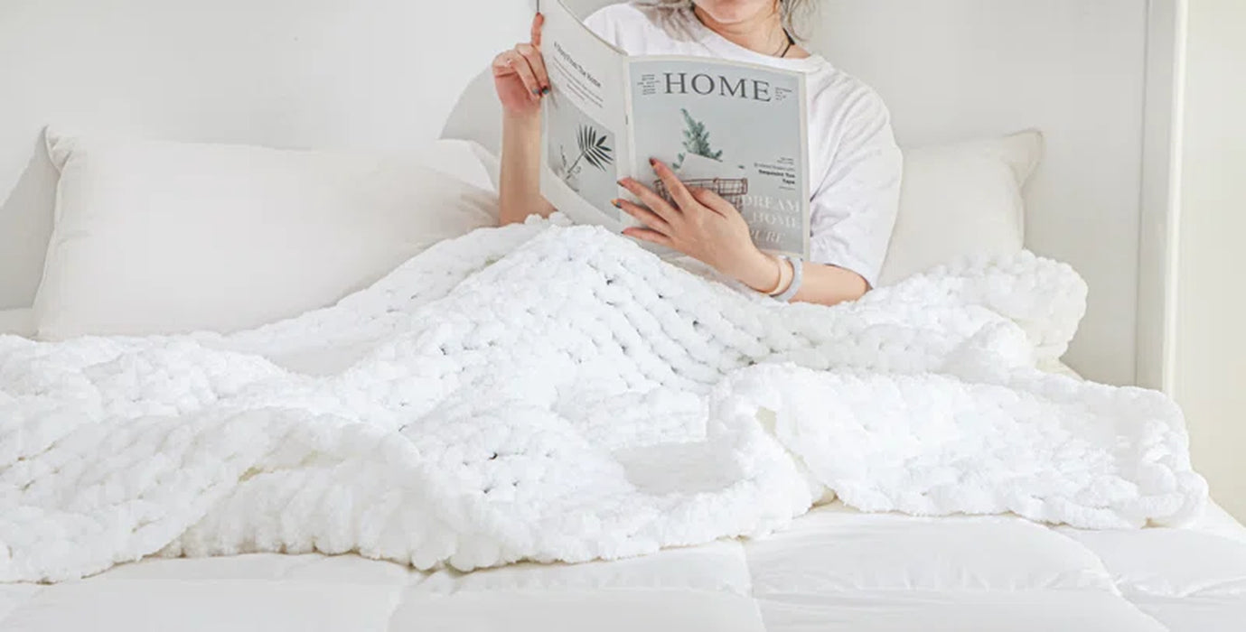 Chenille Chunky Knit Throw, Luxury Hand-Knitted Yarn Throw Blanket